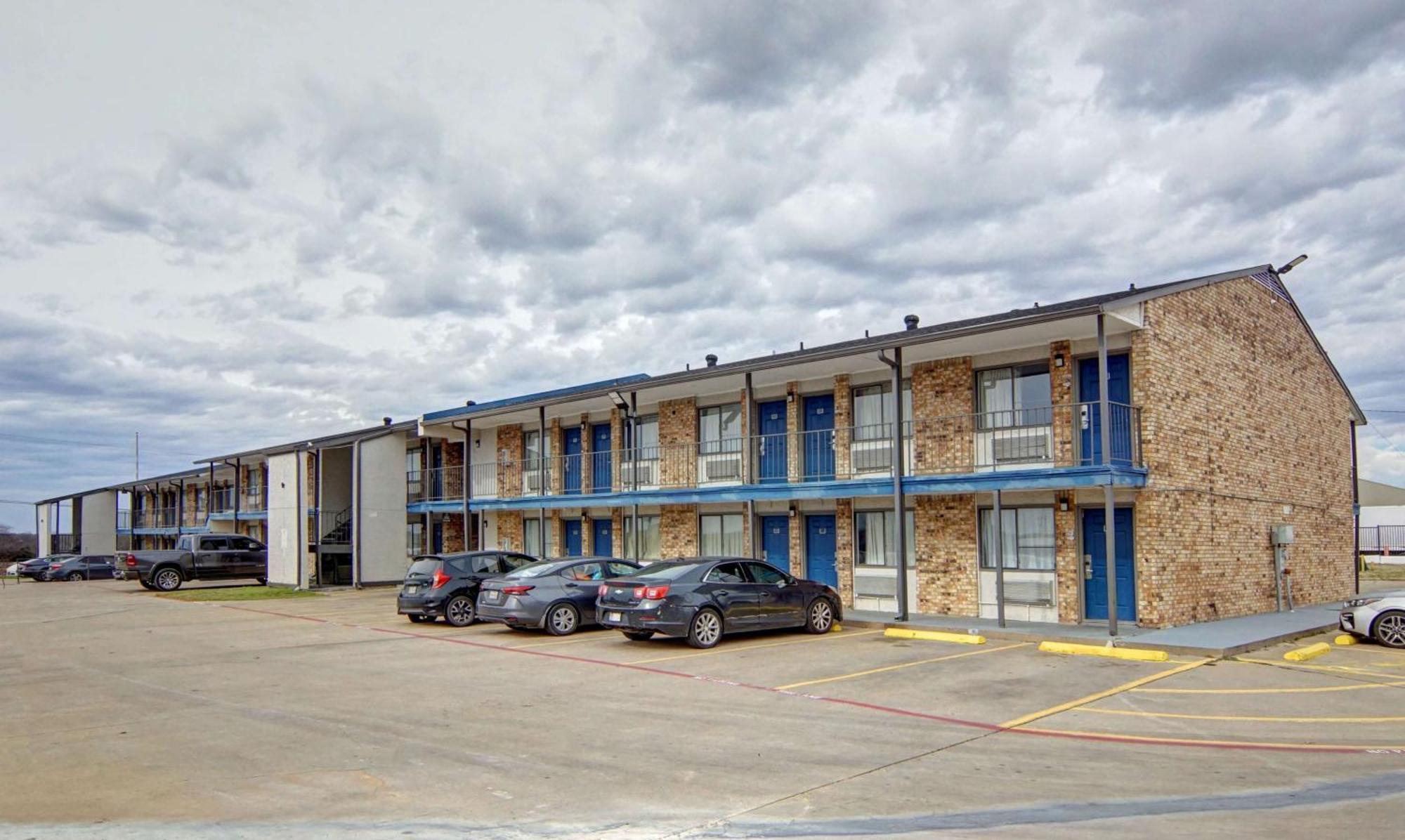 Hotel 6-red Oak, Tx - Dallas