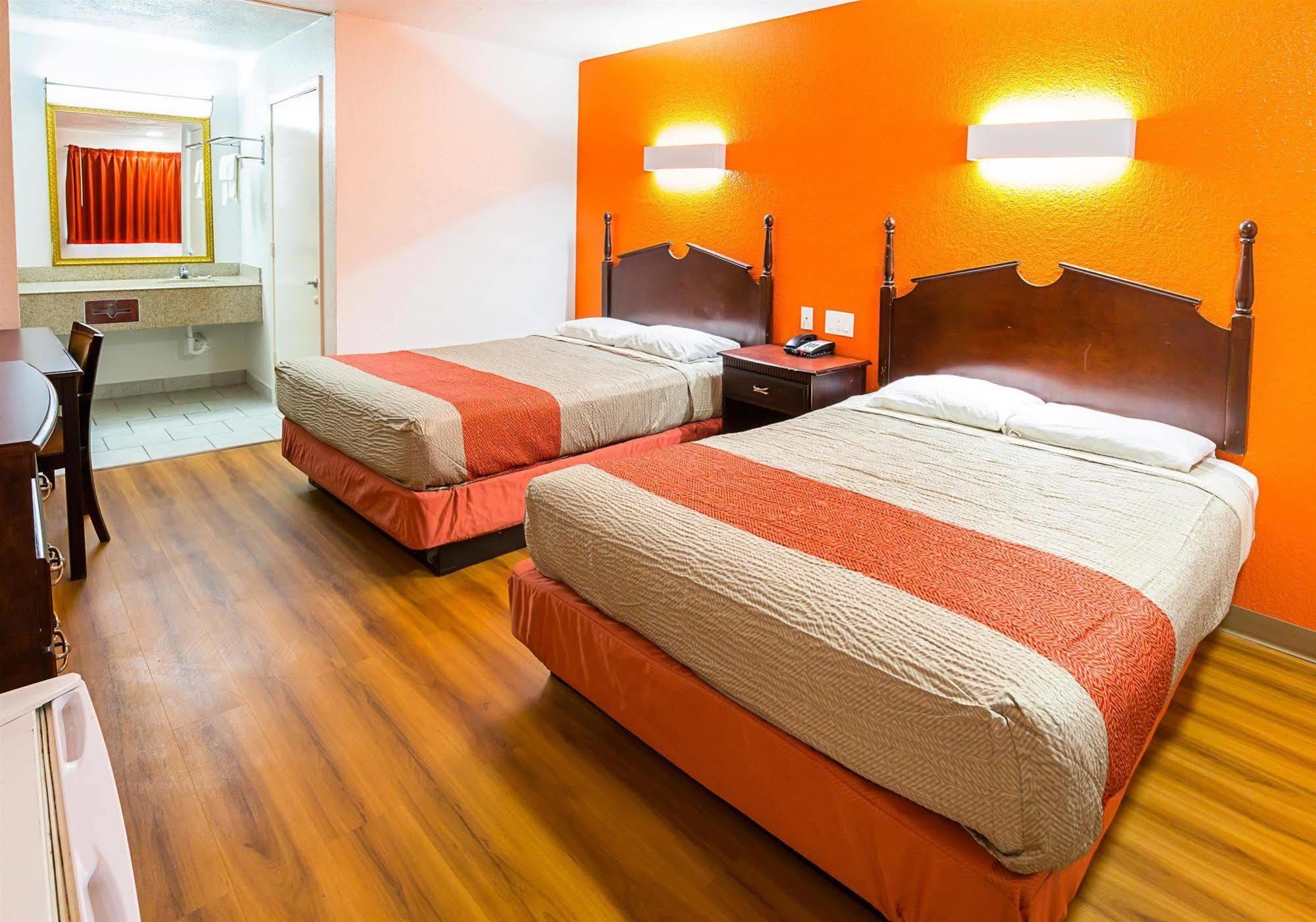 6-red Oak, Tx - Dallas Hotel 2*