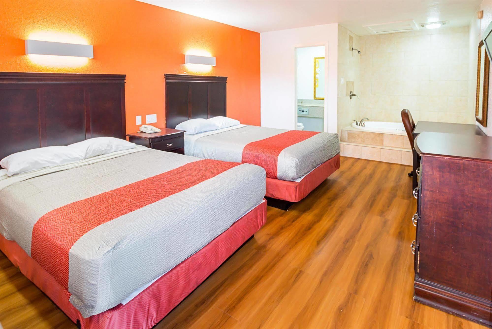 Hotel 6-red Oak, Tx - Dallas 2*